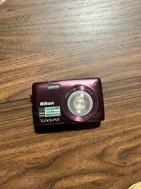Nikon Coolpix S4300 Digital Point & Shoot Camera Touch Screen